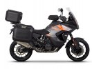 Kompletná sada čiernych hliníkových kufrov SHAD TERRA BLACK , 37 litrov vrchný kufor, 36/47 litrov bočné kufre, vrátane montážnej sady a platni SHAD KTM Super Adventure 1290 (R, S)