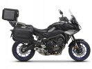 Kompletná sada čiernych hliníkových kufrov SHAD TERRA BLACK , 48 litrov vrchný kufor, 36/36 litrov bočné kufre, vrátane montážnej sady a platni SHAD YAMAHA MT-09 Tracer / Tracer 900